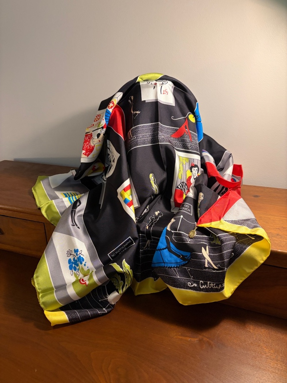 Vintage NWT Lulu Guinness "Culture Vulture"Silk Scarf